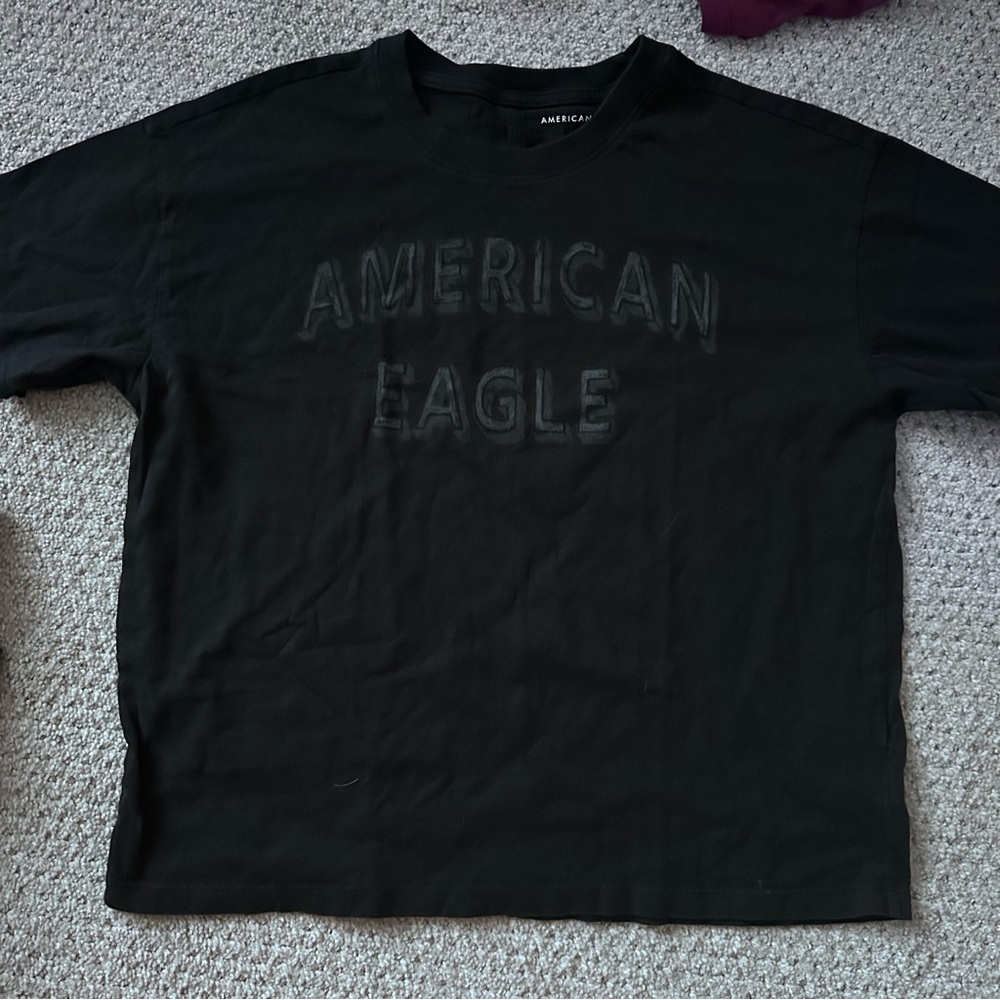 Women’s American Eagle graphic cropped black tee - Picture 2 of 4
